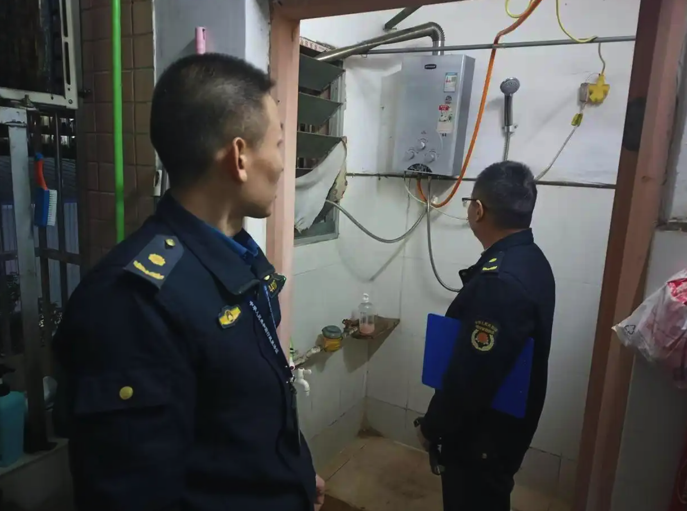 东莞石碣城管高效处置燃气隐患，筑牢居民用气“安全墙”