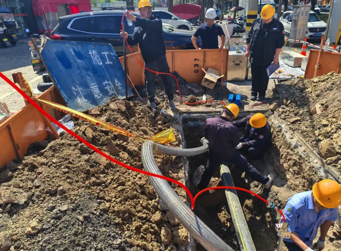 信阳富地燃气公司：燃气作业“不停输” 全力维护供气稳定